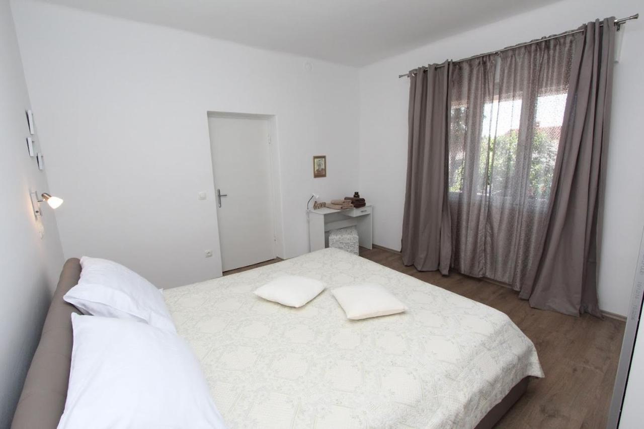 Kika Apartment Rovinj Bagian luar foto